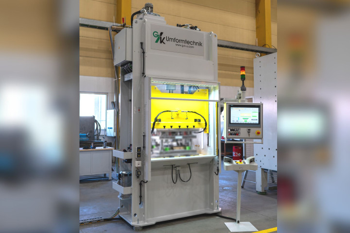 Hydraulische Montagepresse fertiggestellt