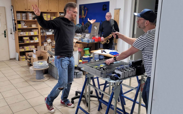 Job advertisement via video